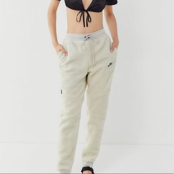 nike air sherpa fleece jogger pant